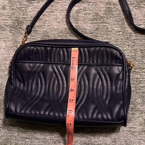 Vintage Elegant navy Quilted crossbody purse - Picture 3 of 7